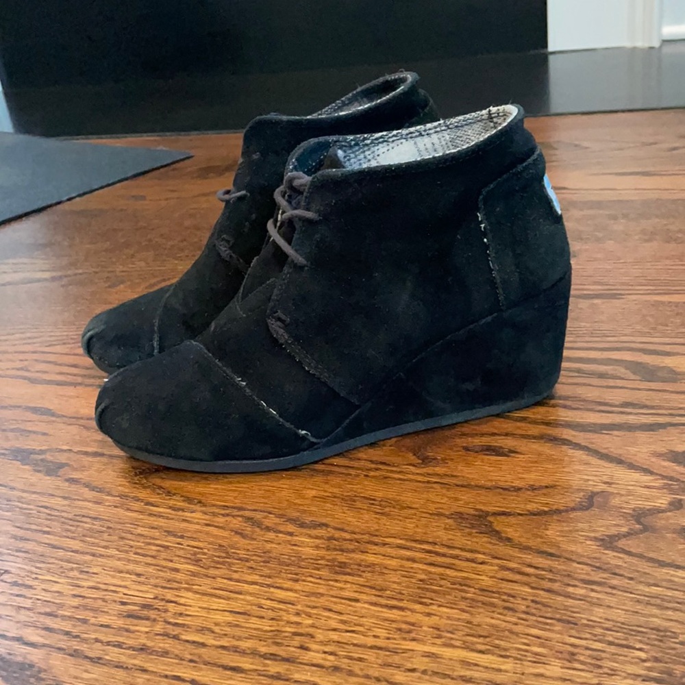 Toms black wedge size 8.5